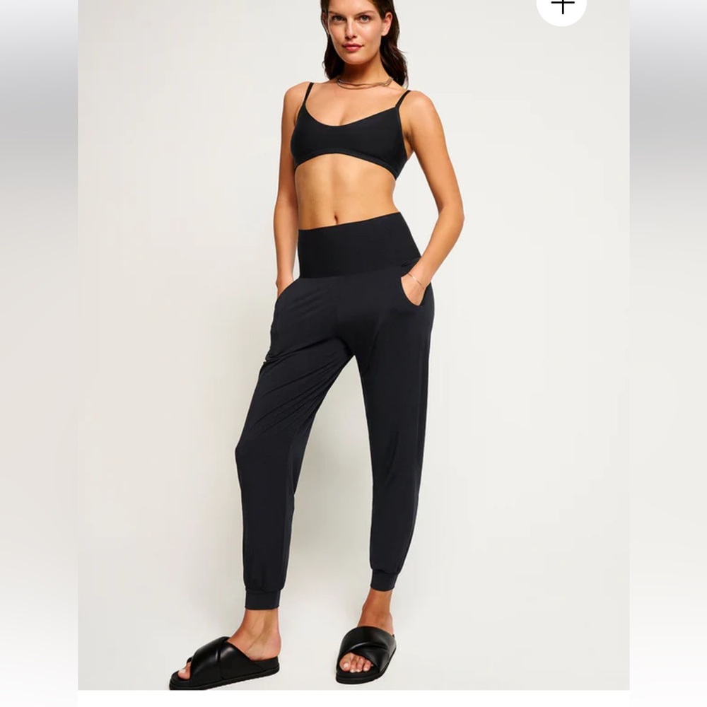 Commando Butter High Rise Jogger size L